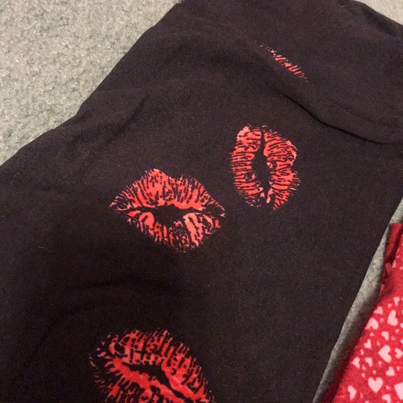 Valentine’s Day Leggings! - Picture 2 of 3